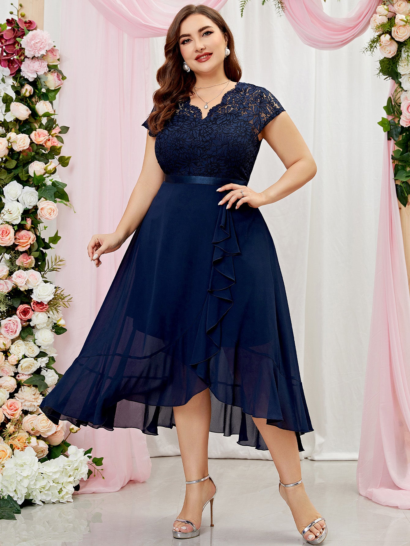 Plus Size V-Neck Floral Lace Bridesmaid Maxi Dress, Ruffle